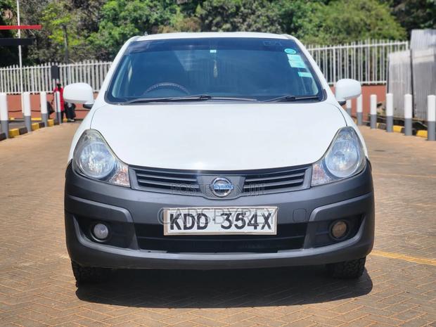 Nissan Advan 2015 White