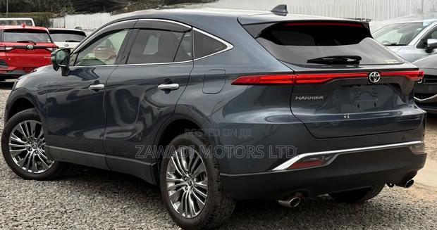 Toyota Harrier 2.0 2020 Gray