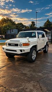 Toyota FJ Cruiser 2010 White for sale
