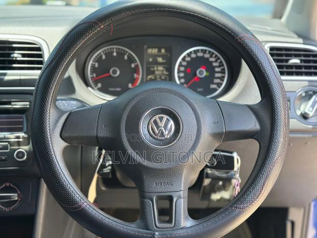 Volkswagen Polo 2012 Blue