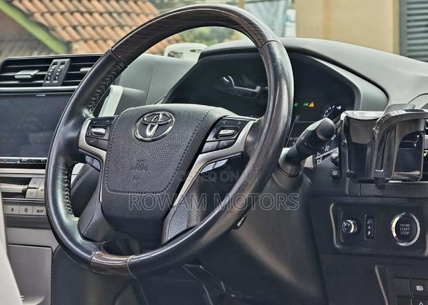 Toyota Land Cruiser Prado 2019 White
