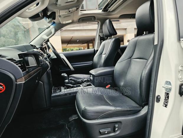 Toyota Land Cruiser Prado 2019 White