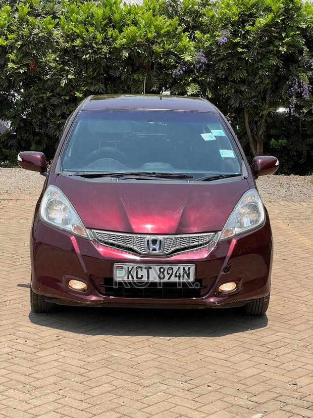 Honda Fit Automatic 2011 Maroon