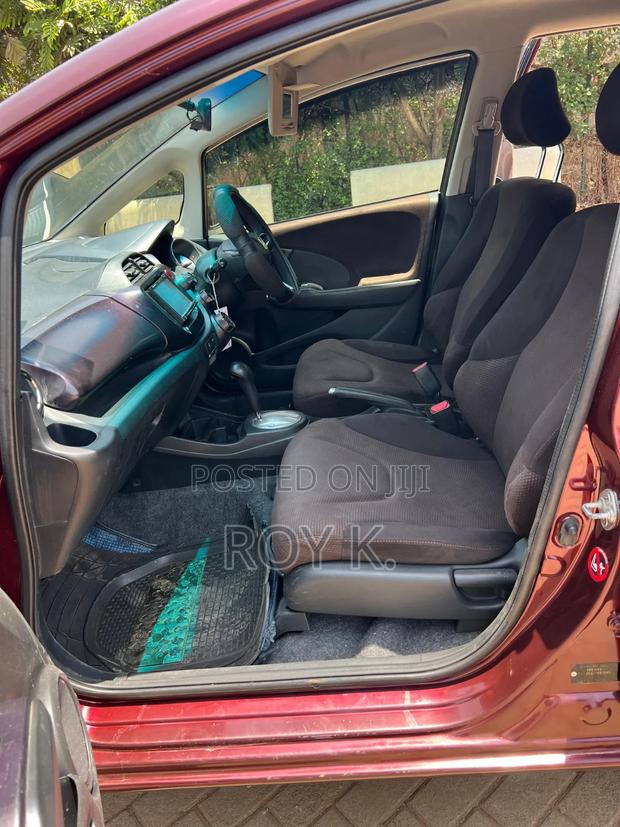 Honda Fit Automatic 2011 Maroon