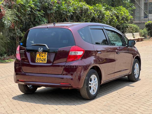 Honda Fit Automatic 2011 Maroon