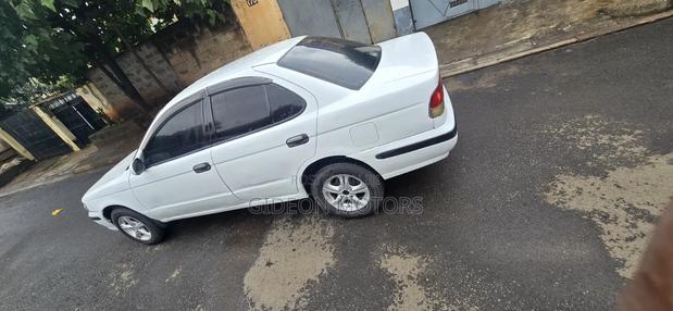 Nissan Sunny 1999 White