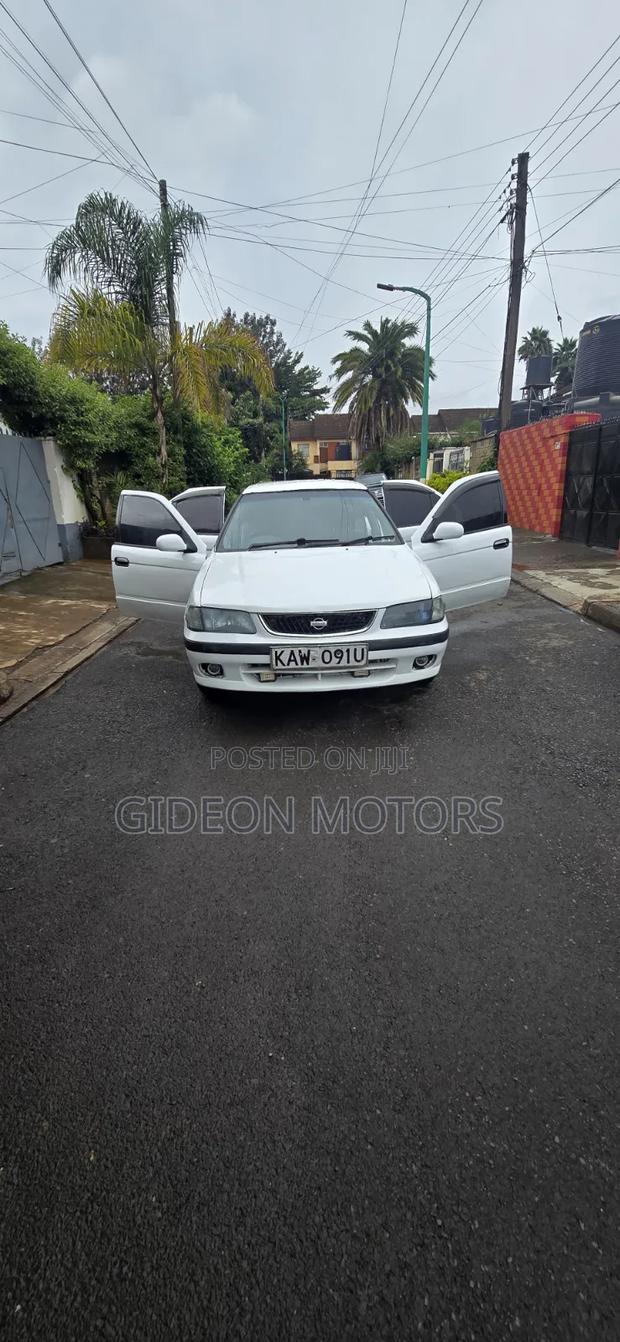 Nissan Sunny 1999 White