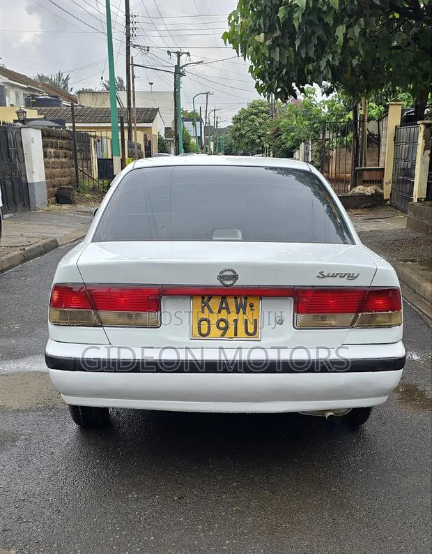 Nissan Sunny 1999 White