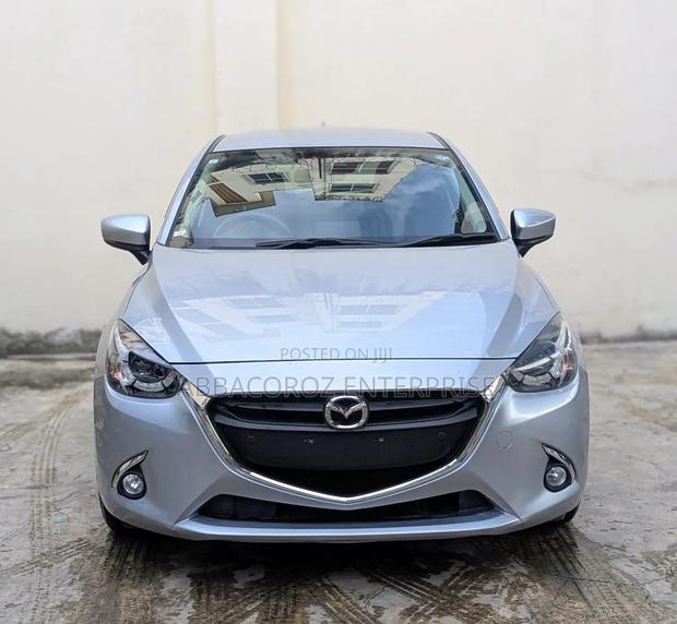 Mazda Demio 2018 Silver