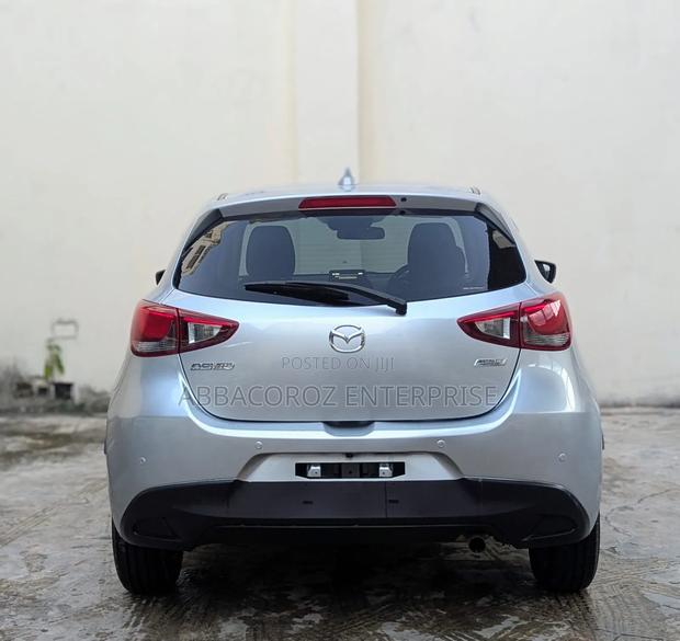 Mazda Demio 2018 Silver