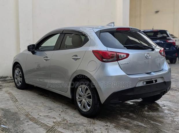 Mazda Demio 2018 Silver