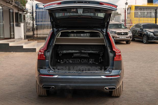 Volvo XC60 2020 Blue