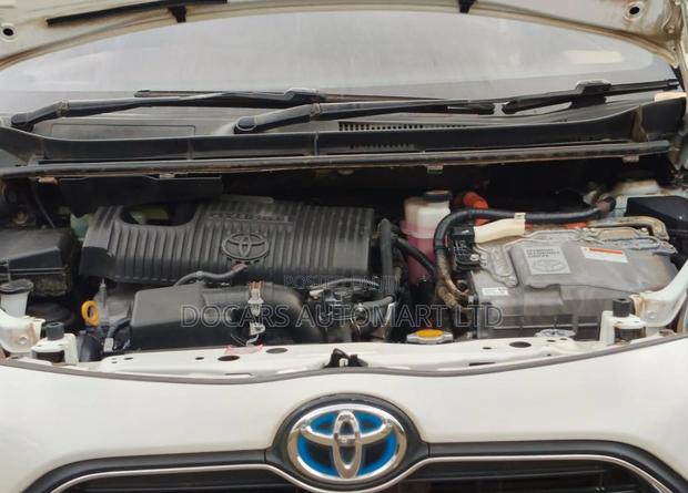 Toyota Sienta 2017 White