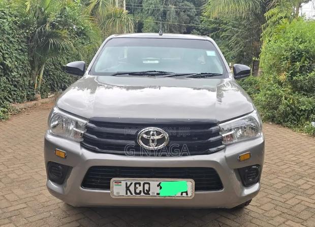 Toyota Hilux 2018 Beige
