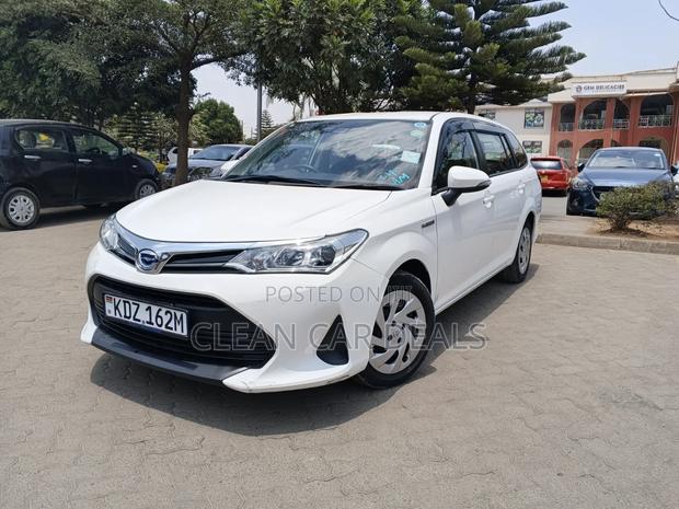 Toyota Corolla Fielder 2019 White