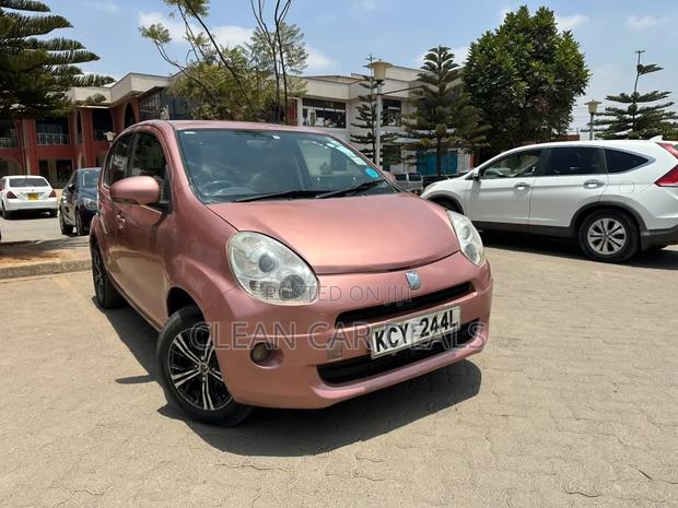 Toyota Passo 2012