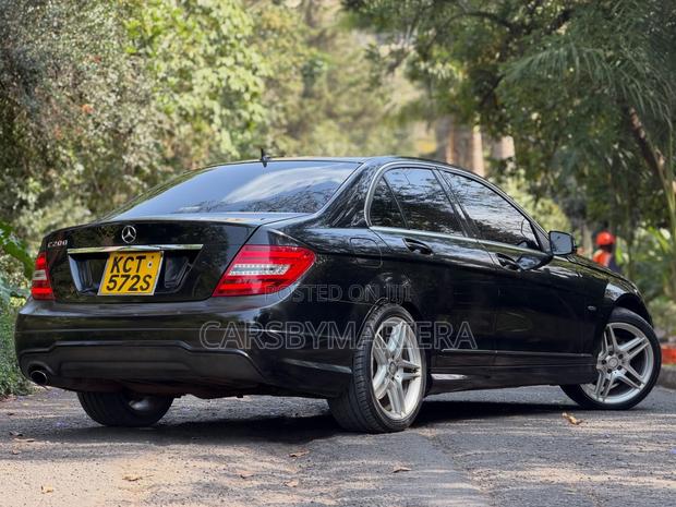 Mercedes-Benz C200 2012 Black