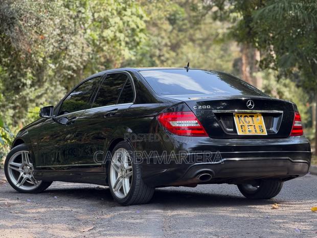 Mercedes-Benz C200 2012 Black