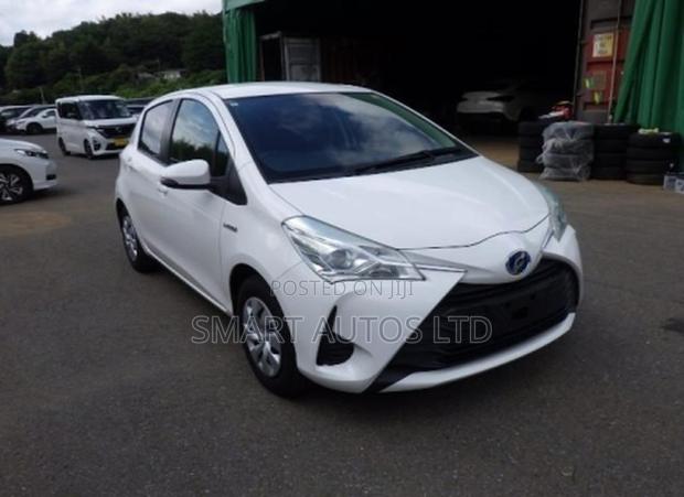 Toyota Vitz 1.5 FWD Hybrid 5dr 2019 Pearl
