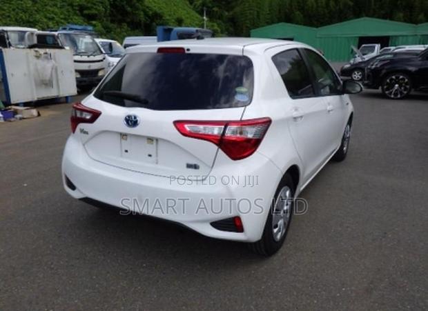 Toyota Vitz 1.5 FWD Hybrid 5dr 2019 Pearl