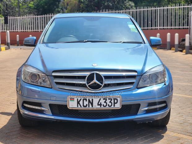 Mercedes-Benz C250 2010 Blue