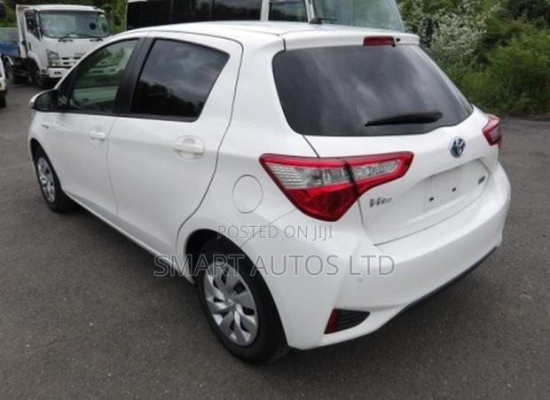 Toyota Vitz 1.5 FWD Hybrid 5dr 2019 Off white