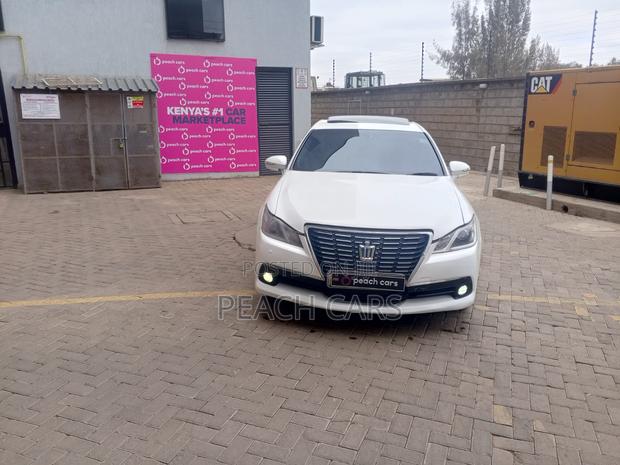 Toyota Crown 2015 White