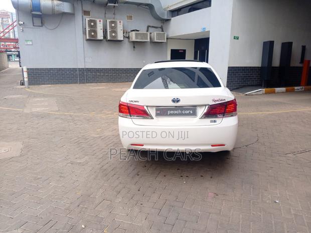 Toyota Crown 2015 White