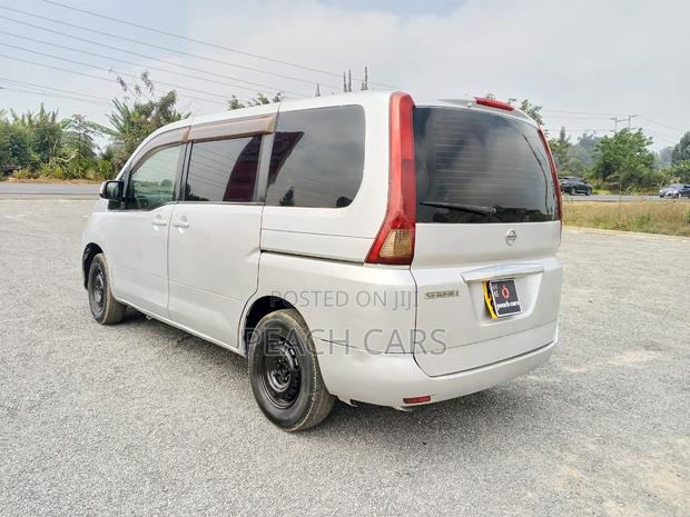 Nissan Serena 2009 Silver