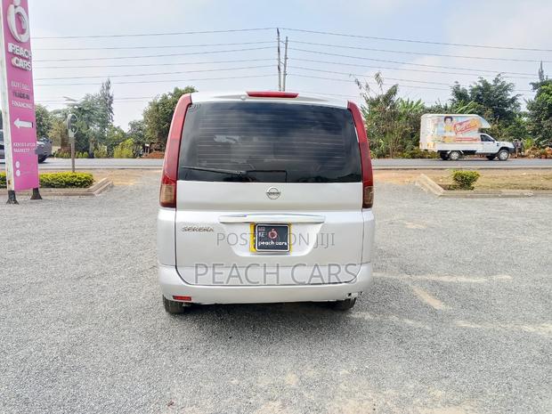 Nissan Serena 2009 Silver