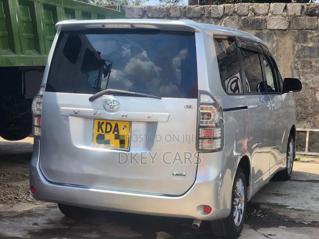 Toyota Noah 2014 Silver