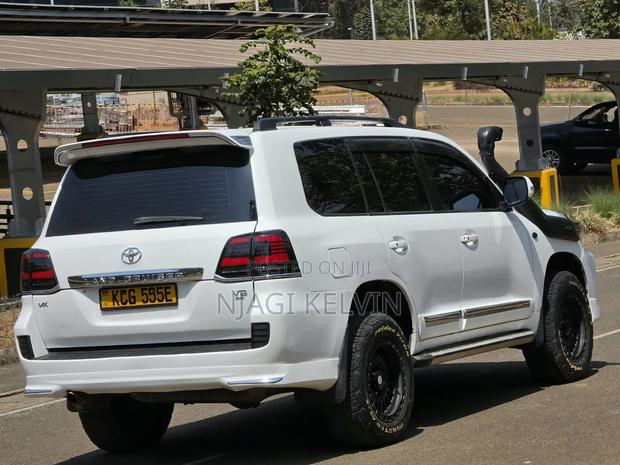 Toyota Land Cruiser 2008 Off white