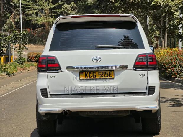 Toyota Land Cruiser 2008 Off white