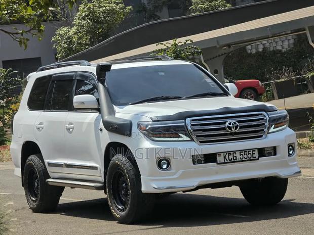 Toyota Land Cruiser 2008 Off white