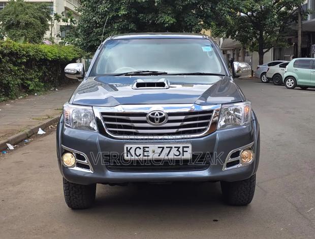 Toyota Hilux 2008 Gray