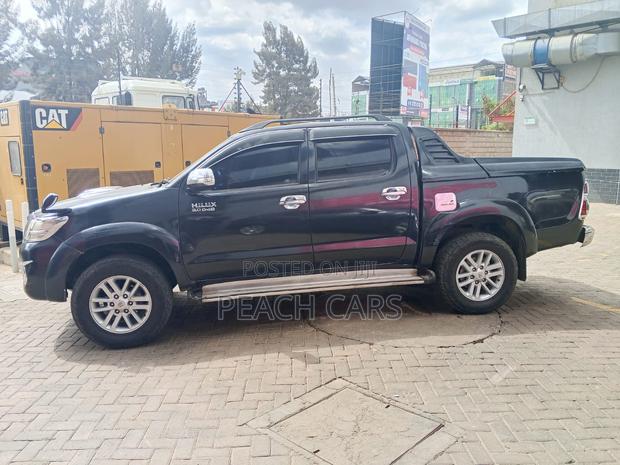 Toyota Hilux 2011 Black