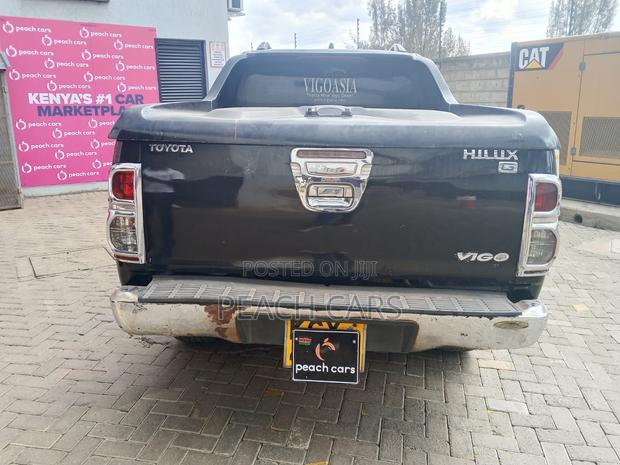 Toyota Hilux 2011 Black