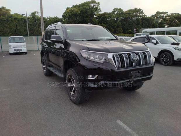Toyota Land Cruiser Prado 2021 Black