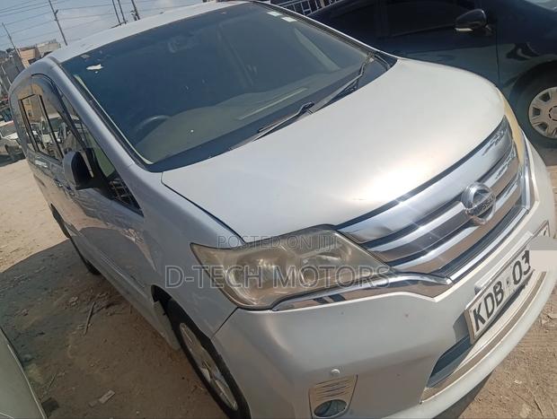 Nissan Serena 2014 Silver