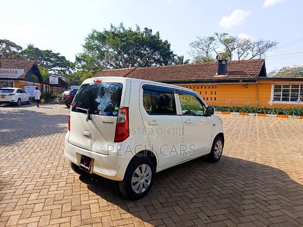 Suzuki Wagon R 2015 White