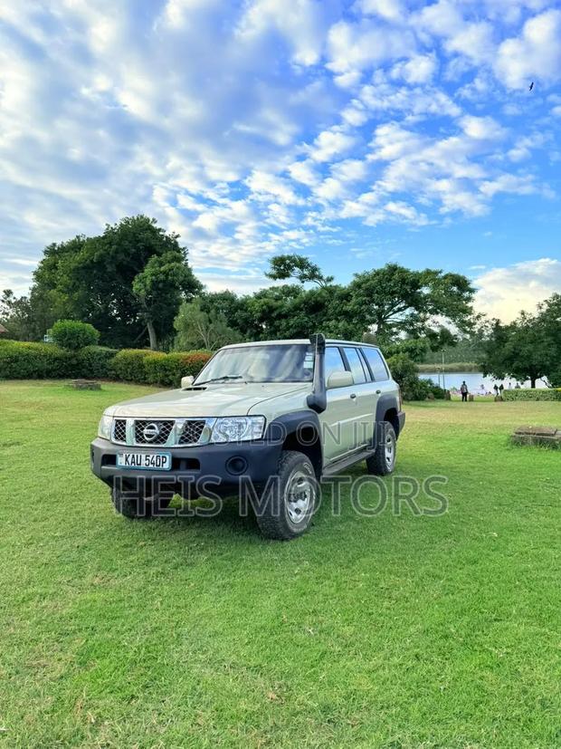 Nissan Patrol 2005 Green