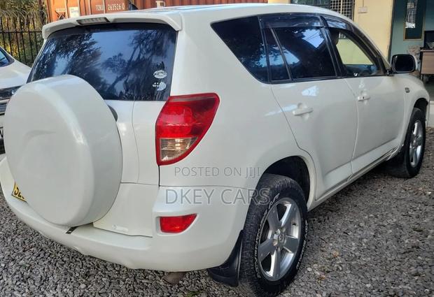 Toyota RAV4 2008 White