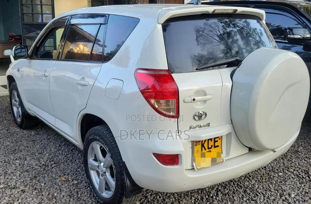 Toyota RAV4 2008 White