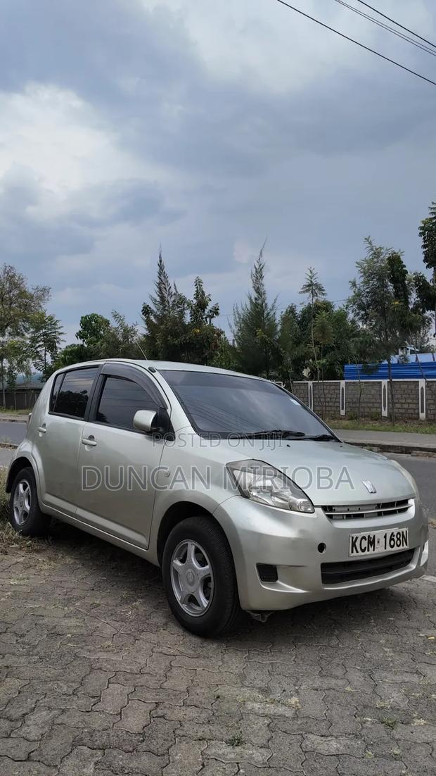 Toyota Passo 2010 Silver