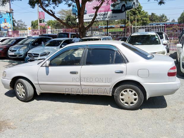 Toyota Corolla 2000 Silver
