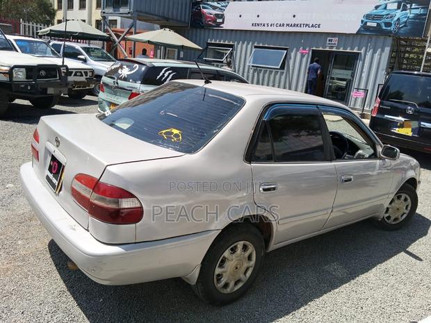 Toyota Corolla 2000 Silver