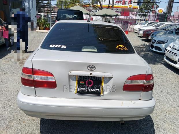 Toyota Corolla 2000 Silver