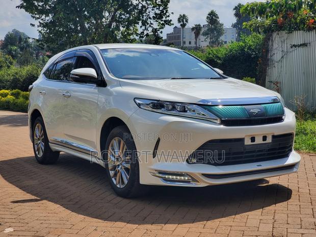 Toyota Harrier 2.0 4WD 2019 White