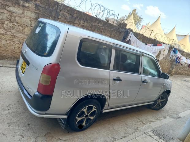 Toyota Probox 1.5 F 2WD 2011 Silver
