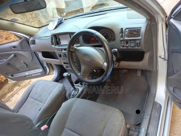 Toyota Probox 1.5 F 2WD 2011 Silver
